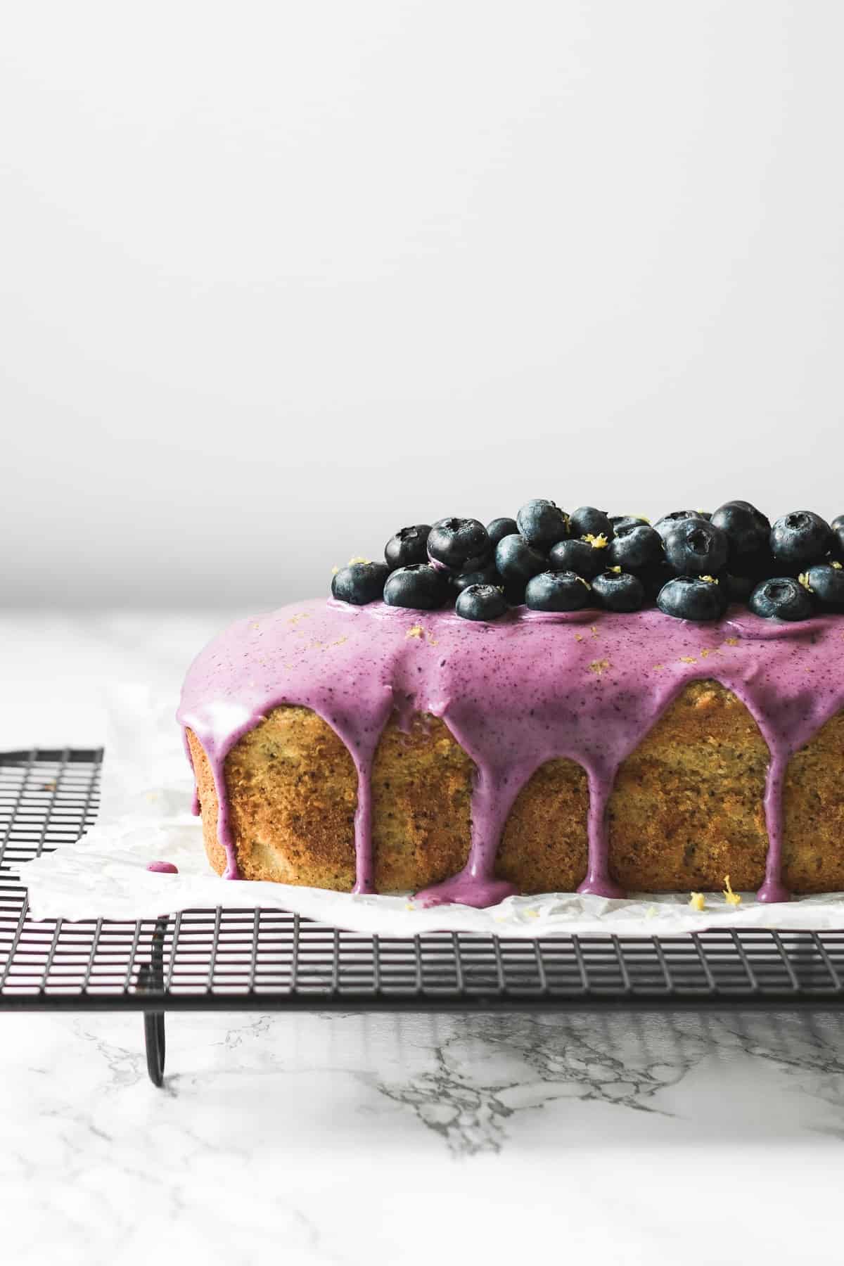 Lemon & poppyseed cake with blueberry glaze | Ana's Baking Chronicles