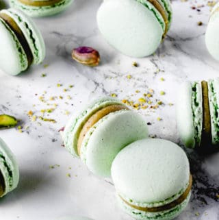 Lindt Creation Pistachio Macaron