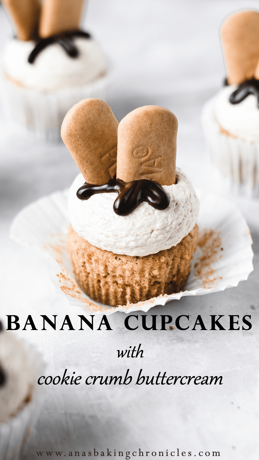 Melt in your mouth banana cupcakes with crunchy cookie base and delicious vanilla frosting made with buttery cookie crumbs!⎪www.anasbakingchronicles.com
#bananacupcakes #cookiebuttercream #cupcakes