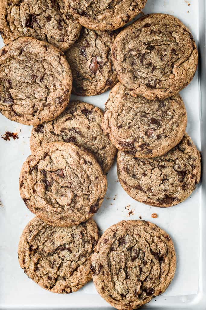 The BEST Chocolate Chip cookies made with a secret ingredient - BROWN BUTTER. Soft and chewy on the inside, but crispy on the outside - delish! ⎪www.anasbakingchronicles.com

#cookies
#chocolatechipcookies
#chocolate