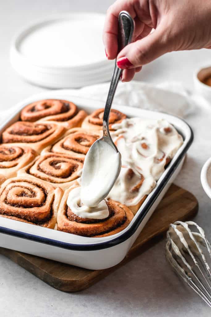 Quick and easy recipe for the softest, homemade cinnamon rolls, smothered in delicious vanilla bean cream cheese glaze - perfect for autumn! | www.anasbakingchronicles.com

#cinnnamonrolls
#fallbaking
#homemadecinnamonrolls