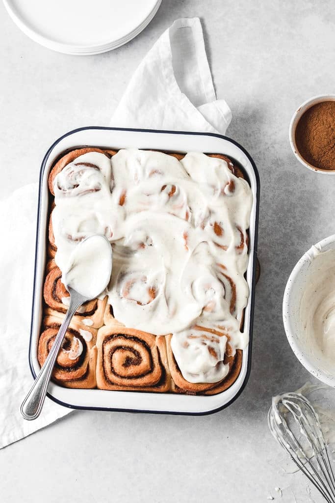 Quick and easy recipe for the softest, homemade cinnamon rolls, smothered in delicious vanilla bean cream cheese glaze - perfect for autumn! | www.anasbakingchronicles.com

#cinnnamonrolls
#fallbaking
#homemadecinnamonrolls