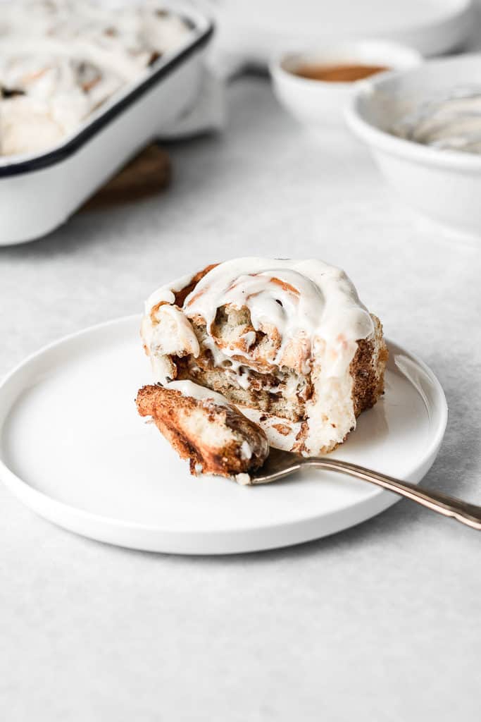 Quick and easy recipe for the softest, homemade cinnamon rolls, smothered in delicious vanilla bean cream cheese glaze - perfect for autumn! | www.anasbakingchronicles.com

#cinnnamonrolls
#fallbaking
#homemadecinnamonrolls