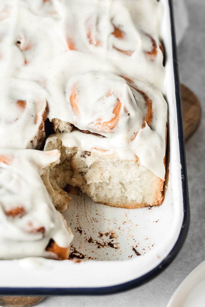 Quick and easy recipe for the softest, homemade cinnamon rolls, smothered in delicious vanilla bean cream cheese glaze - perfect for autumn! | www.anasbakingchronicles.com

#cinnnamonrolls
#fallbaking
#homemadecinnamonrolls