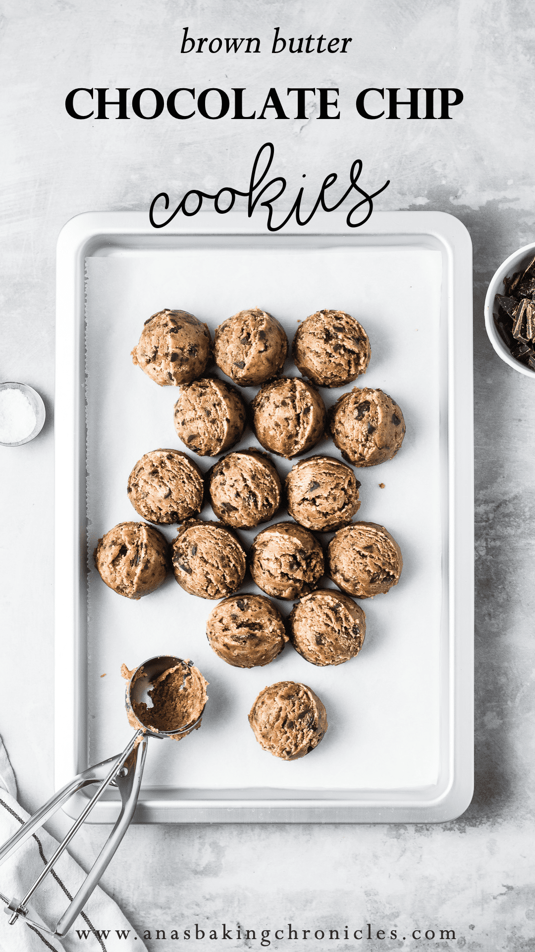 Soft and chewy on the inside, but crispy on the edges – that’s my formula for a perfect Choc Chip Cookie! With the addition of brown butter they are likely to become a new favourite!⎪www.anasbakingchronicles.com
#cookies
#chocolatechipcookies
#brownbutter