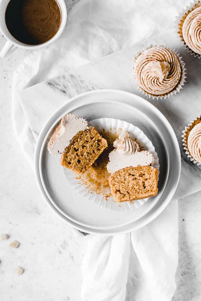 I’m welcoming October with these Pumpkin Spice Latte cupcakes. Fluffy and moist pumpkin spice cupcakes, topped with silky latte buttercream, cinnamon sugar and candied ginger.