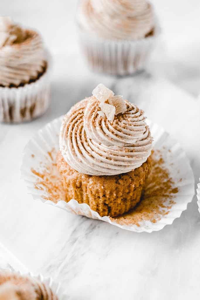 I’m welcoming October with these Pumpkin Spice Latte cupcakes. Fluffy and moist pumpkin spice cupcakes, topped with silky latte buttercream, cinnamon sugar and candied ginger.