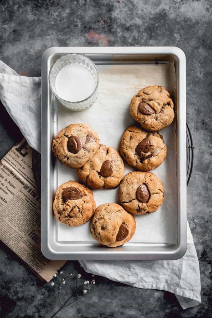 Perfectly soft and gooey inside, with lovely crispy exterior. These Milk Chocolate Orange Cookies are full of flavour, easy to make and you'll love them!⎪www.anasbakingchronicles.com