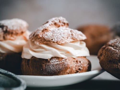 Q-Pot Cream Puff White Strawberry Strap Choux A La Creme